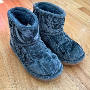 Velvet uggs